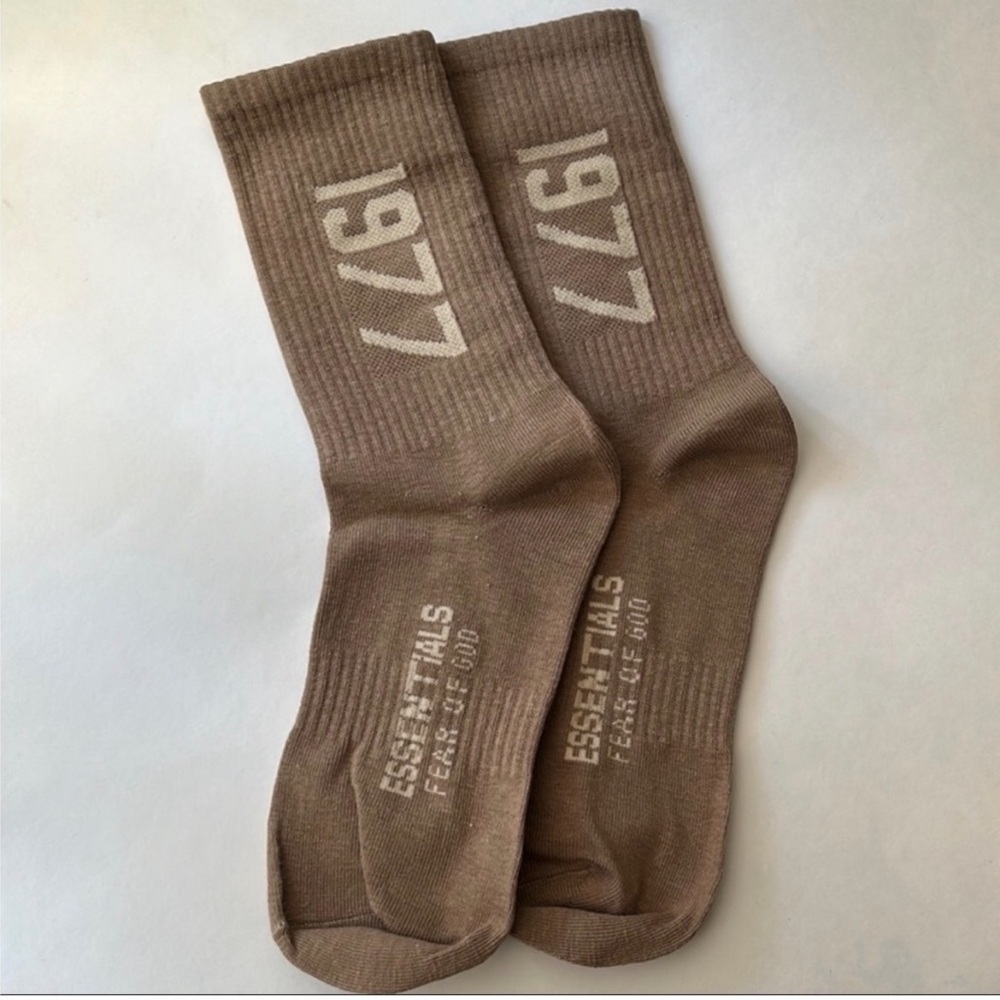 1977 Essentials socks NEW Brown Socks